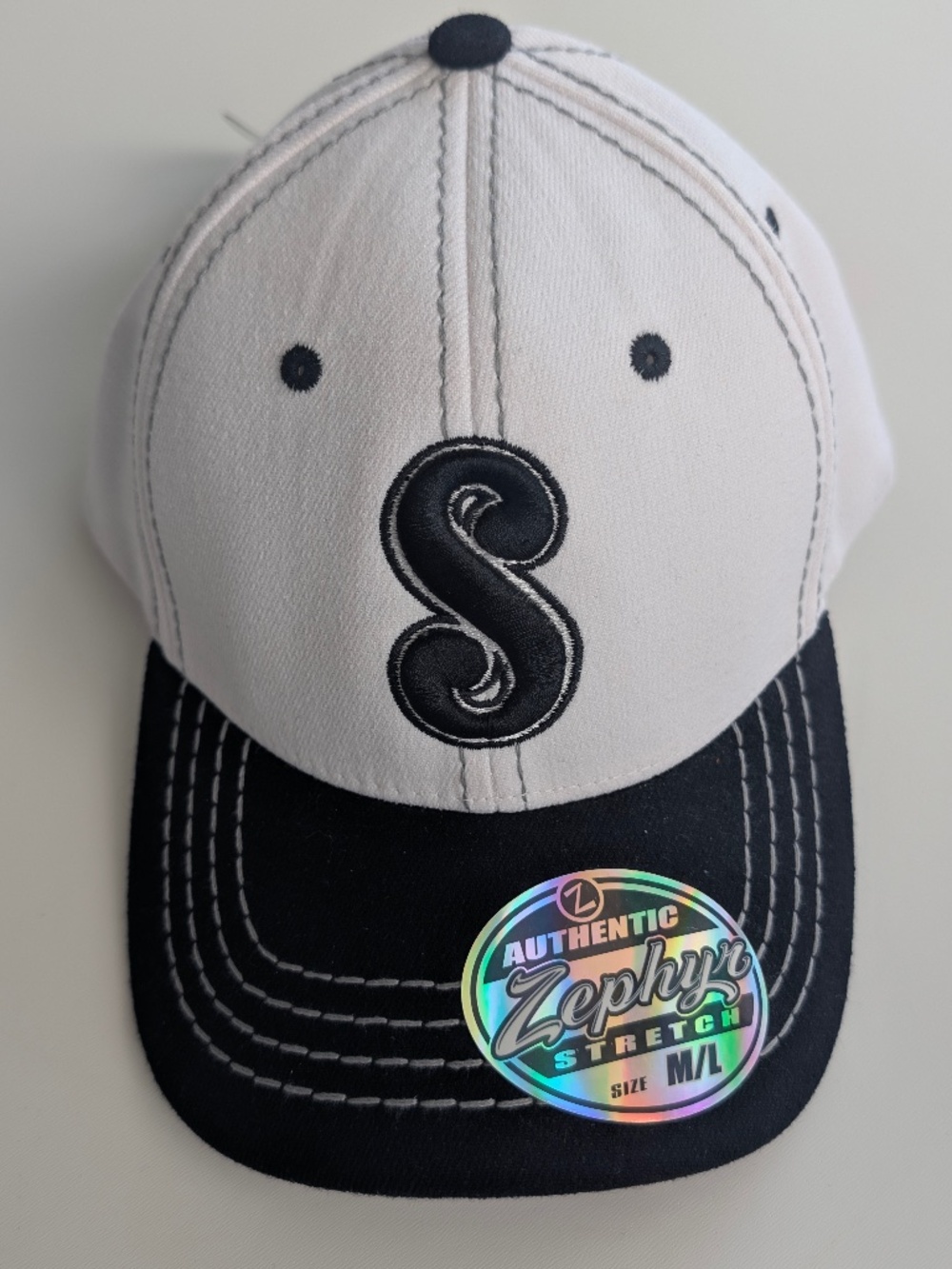 Sutherlands Fitted Baseball Cap Hat Black White M/L Stretch New Trucker Hat